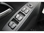 Hyundai ix35 1.6i-135pk GDI Business Edition. Keurig nette en stoere hoogzitter ! Trekhaak, Volautm. airco, Cruise control, Navigatie, Camera, LM wielen, Metallic lak etc.