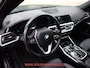 BMW 3-Serie 318i SPORTLINE VIRTUAL/DAB/CARPLAY/SFEERVERLICHTING/SPORTSTOEL