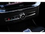 Volvo XC90 2.0 T8 Plug-in hybrid AWD Plus Bright | Verwacht medio december | Adaptieve luchtvering met Four-C Technologie | Panoramadak | Head-up Display | Harman Kardon audio systeem | 7 Zitplaatsen | Rondomzicht Camera | Apple CarPlay |