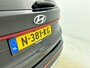 Hyundai Santa Fe 1.6 PHEV Comfort Smart Sky 265pk Automaat | Trekhaak | Schuif/Kanteldak | Navigatie | Climate Control | Adaptieve Cruise Control | Achteruitrijcamera | 19" Lichtmetalen Velgen | Keyless Entry/Start | Dodehoek Detectie | Verwarmbare Voorstoelen | Apple Carplay/Android Auto |