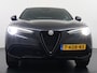 Alfa Romeo Stelvio 2.0 T AWD Super | BOMVOL| STOEL/ STUURVERW.| ELEK. ACHTERKLEP| CAMERA| MEM. STOEL| DODE HOEK| APPLE CARPLAY| RIJKLAARPRIJS. INCL 12 MND BOVAG GARANTIE