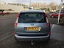 Ford C-Max Focus 2.0-16V Ghia | Bluetooth | Climate Controle | Cruise Controle | Licht metalen velgen | Zonne schermpjes | Trekhaak | Mag 1.400Kg Trekken | Radio/CD |