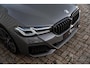 BMW 5-Serie Touring 530e xDrive High Executive M-sport, BTW, comfort stoelen, panoramadak, softclose, 360 camera