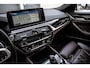 BMW 5-Serie Touring 530e xDrive High Executive M-sport, BTW, comfort stoelen, panoramadak, softclose, 360 camera