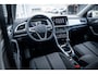 Volkswagen T-Roc Life Edition | 'App-Connect' draadloze smartphone integratie | 'App-Connect' smartphone integratie | Afstandscontrolesysteem (Front Assist)