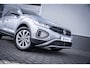 Volkswagen T-Roc Life Edition | 'App-Connect' draadloze smartphone integratie | 'App-Connect' smartphone integratie | Afstandscontrolesysteem (Front Assist)