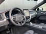Volvo XC60 T6 Plug-in hybrid AWD Plus Black Edition | Direct Beschikbaar | Panoramadak | 360 Camera | Head-Up | Harman/Kardon | Elektrische Stoelen | Stoelverwarming
