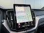 Volvo XC60 T6 Plug-in hybrid AWD Plus Black Edition | Direct Beschikbaar | Panoramadak | 360 Camera | Head-Up | Harman/Kardon | Elektrische Stoelen | Stoelverwarming