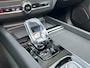 Volvo XC60 T6 Plug-in hybrid AWD Plus Black Edition | Direct Beschikbaar | Panoramadak | 360 Camera | Head-Up | Harman/Kardon | Elektrische Stoelen | Stoelverwarming
