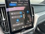 Volvo XC60 T6 Plug-in hybrid AWD Plus Black Edition | Direct Beschikbaar | Panoramadak | 360 Camera | Head-Up | Harman/Kardon | Elektrische Stoelen | Stoelverwarming