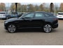 Jaguar F-Pace 2.0 P400e PHEV R-Dynamic HSE / Panoramadak / Camera / Head-up / Kuipstoelen / Meridian / Keyless / 21'' / Matrix LED / CarPlay / Stuur+Stoelverwarming / DAB / Dodehoek / ACC