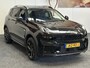 Lynk & Co 01 1.5 BLACK LINE PREMIUM 100 STUKS OP VOORRAAD ! VOL OPTIES ! 360 CAMERA ADAPTIVE CRUISE CONTROL PANORAMA SCHUIF/KANTELDAK APPLE CARPLAY/ANDROID RIJSTROOKSENSOREN ZEER MOOI !! Brgl