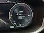 Lynk & Co 01 1.5 100 STUKS OP VOORRAAD ! VOL OPTIES ! 360 CAMERA ADAPTIVE CRUISE CONTROL PANORAMA SCHUIF/KANTELDAK APPLE CARPLAY/ANDROID RIJSTROOKSENSOREN ZEER MOOI !! Brgl