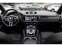 Porsche Cayenne 3.0 E-Hybrid / Panoramadak / 360Camera / Head-up / Achterasbesturing / Softclose / Carbon intr. / Luchtvering / 21'' / Sportdesign+Chrono / Sportuitlaat / Keyless / Bose / Stoelventilatie 4x / Stoelverwar