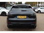 Porsche Cayenne 3.0 E-Hybrid / Panoramadak / 360Camera / Head-up / Achterasbesturing / Softclose / Carbon intr. / Luchtvering / 21'' / Sportdesign+Chrono / Sportuitlaat / Keyless / Bose / Stoelventilatie 4x / Stoelverwar