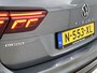 Volkswagen Tiguan Allspace 1.5 TSI R-Line 7-Persoons | 150PK | Automaat | Stoel en Stuurverwarming | Parkeercamera | Keyless | Panorama-Dak | Head-Up Display | Trekhaak