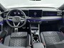 Volkswagen Tiguan 1.5 eHybrid R-Line Edition 204 PK | Panorama dak | Trekhaak zwenkbaar | Stoel/stuurverwarming | Black pakket | Camera | Parkeersensoren | Electrische klep | 20 Inch Velgen | massage stoelen | Dode hoek detectie |