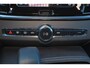 Volvo V90 T6 Recharge AWD Plus Dark - IntelliSafe Assist & Surround - 360º Camera - Harman/Kardon audio - Adaptieve LED koplampen - Verwarmde voorstoelen, stuur & achterbank - Parkeersensoren voor & achter - Elektr. bedienb. voorstoelen met geheugen - Extra getint glas - Elektr. inklapbare trekhaak - 19' LMV