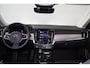 Volvo V90 T6 Recharge AWD Plus Dark - IntelliSafe Assist & Surround - 360º Camera - Harman/Kardon audio - Adaptieve LED koplampen - Verwarmde voorstoelen, stuur & achterbank - Parkeersensoren voor & achter - Elektr. bedienb. voorstoelen met geheugen - Extra getint glas - Elektr. inklapbare trekhaak - 19' LMV