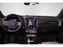 Volvo EX40 Performance Ultra 82 kWh - Panorama/schuifdak - IntelliSafe Assist & Surround - 360º Camera - Harman/Kardon audio - Verwarmde voorstoelen, stuur & achterbank - Parkeersensoren voor & achter - Elektr. bedienb. voorstoelen met geheugen links - Wollen bekleding - Draadloze tel. lader - Warmtepomp - Extra getint glas - Elektr. inklapbare trekhaak - 20' LMV