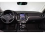 Volvo V60 T6 Recharge AWD Plus Dark - IntelliSafe Assist & Surround - 360º Camera - Harman/Kardon audio - Adaptieve LED koplampen - Verwarmde voorstoelen, stuur & achterbank - Parkeersensoren voor & achter - Elektr. bedienb. voorstoelen met geheugen - Extra getint glas - Elektr. inklapbare trekhaak - 18' LMV
