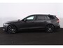 Volvo V60 T6 Recharge AWD Plus Dark - IntelliSafe Assist & Surround - 360º Camera - Harman/Kardon audio - Adaptieve LED koplampen - Verwarmde voorstoelen, stuur & achterbank - Parkeersensoren voor & achter - Elektr. bedienb. voorstoelen met geheugen - Extra getint glas - Elektr. inklapbare trekhaak - 18' LMV