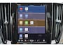 Volvo V60 T6 Recharge AWD Plus Dark - IntelliSafe Assist & Surround - 360º Camera - Harman/Kardon audio - Adaptieve LED koplampen - Verwarmde voorstoelen, stuur & achterbank - Parkeersensoren voor & achter - Elektr. bedienb. voorstoelen met geheugen - Extra getint glas - Elektr. inklapbare trekhaak - 18' LMV