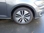 Volkswagen E-Golf E-DITION Automatische airco, navigatie, lederen bekleding, parkeersensoren voor en achter, licht metalen velgen, enz.