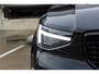 Volvo XC40 B4 Automaat Plus Black Edition | Elektrisch Verstelbare en verwarmbare voorstoelen | Stuurwielverwarming | Premium audio by Harman Kardon | 360° Parkeercamera | Microtech/Nubuck Bekleding   | Keyless | Elektrische Achterklep | Adaptieve Cruise Control | 20 inch Lichtmetalen Velgen