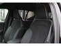 Volvo XC40 B4 Automaat Plus Black Edition | Elektrisch Verstelbare en verwarmbare voorstoelen | Stuurwielverwarming | Premium audio by Harman Kardon | 360° Parkeercamera | Microtech/Nubuck Bekleding   | Keyless | Elektrische Achterklep | Adaptieve Cruise Control | 20 inch Lichtmetalen Velgen