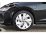 Volkswagen Golf 1.5 204 pk DSG eHybrid Life Edition | Navigatie via App | Standkachel | Camera | LED | Climatronic | App Connect | 17'' LM | All season Fabrieksgarantie tot 31-01-2029 of 100.000km | Nieuwprijs rijklaar € 41.115,-