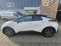 Toyota C-HR 1.8 Hybrid 140 First Edition NAVI BLIND-SPOT KEYLESS APPLE/ANDROID PARK-SENSOREN 360-CAMERA ELEK-ACHTERKLEP LM-VELGEN AD-CRUISE