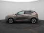 Hyundai Kona Electric EV Premium 64 kWh | Achteruitrijcamera | Stoelverkoeling | Sensoren | Head Up Dislay | Adaptieve Cruise
