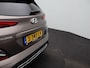 Hyundai Kona Electric EV Premium 64 kWh | Achteruitrijcamera | Stoelverkoeling | Sensoren | Head Up Dislay | Adaptieve Cruise