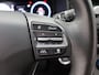 Hyundai Kona Electric EV Premium 64 kWh | Achteruitrijcamera | Stoelverkoeling | Sensoren | Head Up Dislay | Adaptieve Cruise