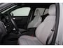 Volvo XC40 Extended Range Plus 82 kWh - IntelliSafe Assist & Surround - 360º Camera - Harman/Kardon audio - Verwarmde voorstoelen, stuur & achterbank - Parkeersensoren voor & achter - Elektr. bedienb. bestuurdersstoel met geheugen - Wollen bekleding - Draadloze tel. lader - Warmtepomp - Extra getint glas - Elektr. inklapbare trekhaak - 19' LMV
