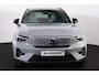 Volvo XC40 Extended Range Plus 82 kWh - IntelliSafe Assist & Surround - 360º Camera - Harman/Kardon audio - Verwarmde voorstoelen, stuur & achterbank - Parkeersensoren voor & achter - Elektr. bedienb. bestuurdersstoel met geheugen - Wollen bekleding - Draadloze tel. lader - Warmtepomp - Extra getint glas - Elektr. inklapbare trekhaak - 19' LMV