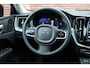 Volvo XC60 T8 Plug-in hybrid AWD Ultra Dark | | Nieuwe auto | Luchtvering | Trekhaak Semi-Elektrisch | Panoramisch schuif- /kanteldak | 21" inch lichtmetalen velgen | Head-Up Display | 360 graden camera | Harman/Kardon Audiosysteem | Extra getint glas | Elektrisch verstelbare voorstoelen met geheugenfunctie | Stoel- / Stuurwielverwarming | Verwarmde achterbank | Volvo Guard Alarm Klasse 3 |