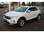 Volkswagen T-Roc 1.5 TSI 150pk Style DSG Automaat / Panorama dak / Navigatie / LM 17 inch / APP / LED Plus / Park Assist / Camera