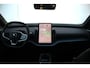 Volvo EX30 Single Motor Extended Range Europa 69 kWh Verwarmde voorstoelen en stuurwiel | Elektrisch verstelbare voorstoelen | Warmtepomp | Premium audio by Harman Kardon | Apple Carplay en Android Auto | Extra getint glas achter