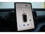 Volvo EX30 Single Motor Extended Range Europa 69 kWh Verwarmde voorstoelen en stuurwiel | Elektrisch verstelbare voorstoelen | Warmtepomp | Premium audio by Harman Kardon | Apple Carplay en Android Auto | Extra getint glas achter