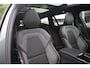 Volvo V60 2.0 T6 Plug-in hybrid AWD Ultra Bright | Bowers & Wilkins audiosysteem | Extra getint glas | 19 inch lichtmetalen velgen | 360 graden camera | Stoel- / stuurwielverwarming |