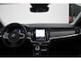 Volvo V90 2.0 T8 Plug-in hybrid AWD Ultra Dark Adaptieve Cruise Control met Pilot Assist | Verwarmde Voorstoelen en Stuurwiel | Panoramisch Schuif-/kanteldak | Gelamineerde zijruiten en achterruit | Bowers & Wilkens audiosysteem | Head-Up Display | 360º Camera | Blind Spot Information System | Verwarmbare achterbank | 20" Lichtmetalen wielen | Luchtvering | Massagefunctie voorstoelen