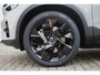 Volvo EX40 Single Motor Extended Range Plus Black Ed. 82 kWh | Demo Deal | Adaptieve cruise control | Harman Kardon Geluidsinstallatie | Stoelen voor verwarmbaar | Stuurwiel verwarmbaar | 360 graden camera | Pilot assist | 20'' Lichtmetalen Black Ed. velgen | Extra getinte ramen achter