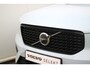 Volvo XC40 B4 Plus Dark | Semi-Elektrische Trekhaak| Verwarmbare Voorstoelen | Verwarmbare Voorruit en stuurwiel | Premium Audio by Harman Kardon | Adaptieve Cruise Control | Park Assist
