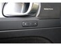 Volvo XC40 B4 Plus Dark | Semi-Elektrische Trekhaak| Verwarmbare Voorstoelen | Verwarmbare Voorruit en stuurwiel | Premium Audio by Harman Kardon | Adaptieve Cruise Control | Park Assist
