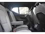 Volvo XC40 B4 Plus Dark | Semi-Elektrische Trekhaak| Verwarmbare Voorstoelen en Stuurwiel | Verwarmbare Voorruit | Premium Audio by Harman Kardon | Adaptieve Cruise Control | Park Assist
