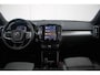 Volvo XC40 B4 Plus Dark | Semi-Elektrische Trekhaak| Verwarmbare Voorstoelen en Stuurwiel | Verwarmbare Voorruit | Premium Audio by Harman Kardon | Adaptieve Cruise Control | Park Assist