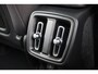 Volvo XC40 B4 Plus Dark | Semi-Elektrische Trekhaak| Verwarmbare Voorstoelen | Verwarmbare Voorruit en stuurwiel | Premium Audio by Harman Kardon | Adaptieve Cruise Control | Park Assist