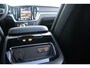 Volvo V60 T6 Plug-in hybrid AWD Plus Dark | Adaptive Cruise & Pilot Assist | Stoelverwarming Voor & Achter | Stuurverwarming | Semi-Elektrische Trekhaak | Verwarmbare Voorruit | Premium Audio by Harman Kardon | 360 Camera |